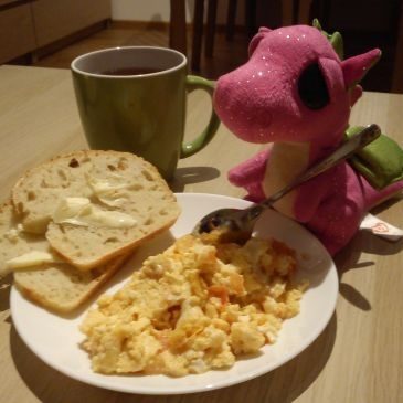 Jajecznica na pomidorach