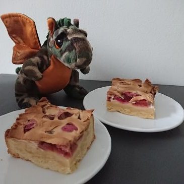 Kruche ciasto z rabarbarem z pianką