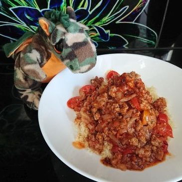 Kuskus z mięsem mielonym i pomidorkami