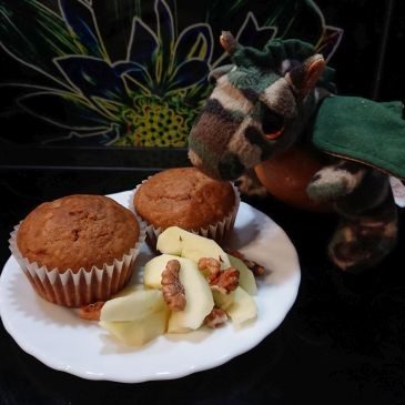 Muffinki jabłkowo-cynamonowe z orzechami