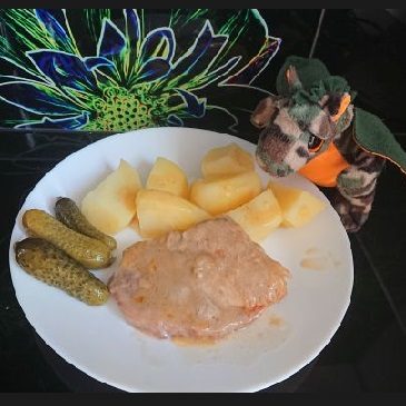 Karczek wieprzowy w sosie własnym