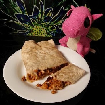 Burrito z mięsem mielonym i fasolą