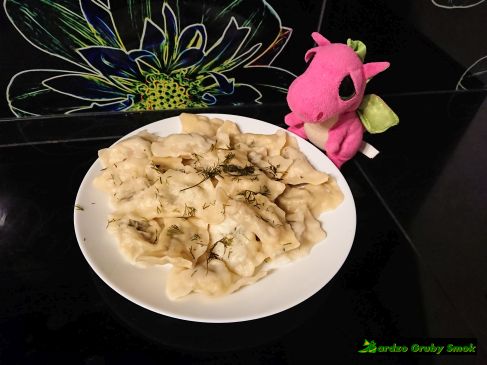 pierogi z boczkiem i pieczarkami