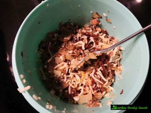 pierogi z pieczarkami i suszonymi pomidorami