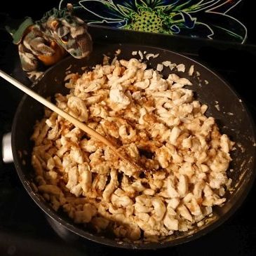 Kurczak w maśle orzechowym