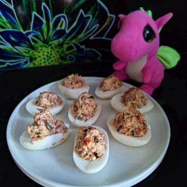 jajka faszerowane suszonymi pomidorami