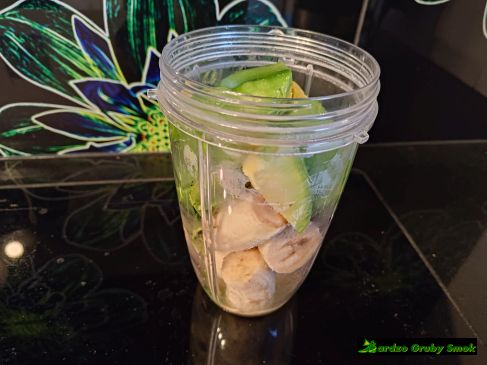 Zielony krem z bananów i awokado